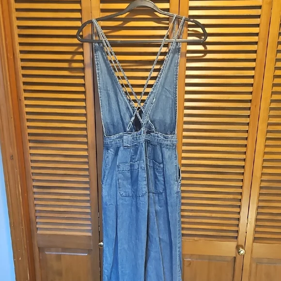 Denim V-Neck Sleeveless Jumpsuit - Blue - Picture 4 of 4
